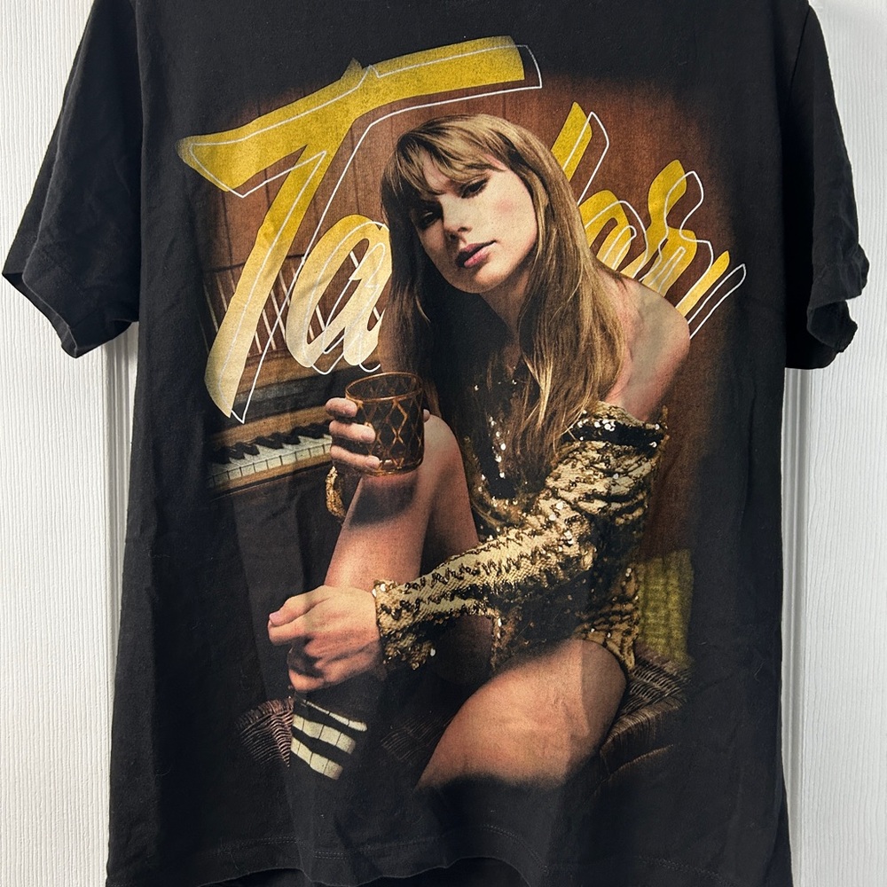 Taylor Swift ‘meet me at midnight’ T-Shirt
